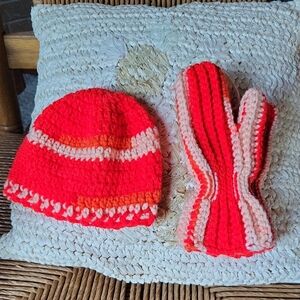 Handmade hat and mittens, size 3-4 years